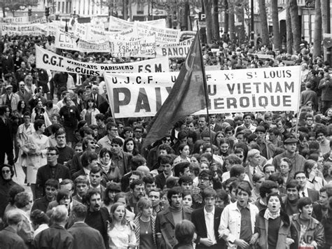 1968年フランス五月革命：学生運動と労働組合ストライキの激突